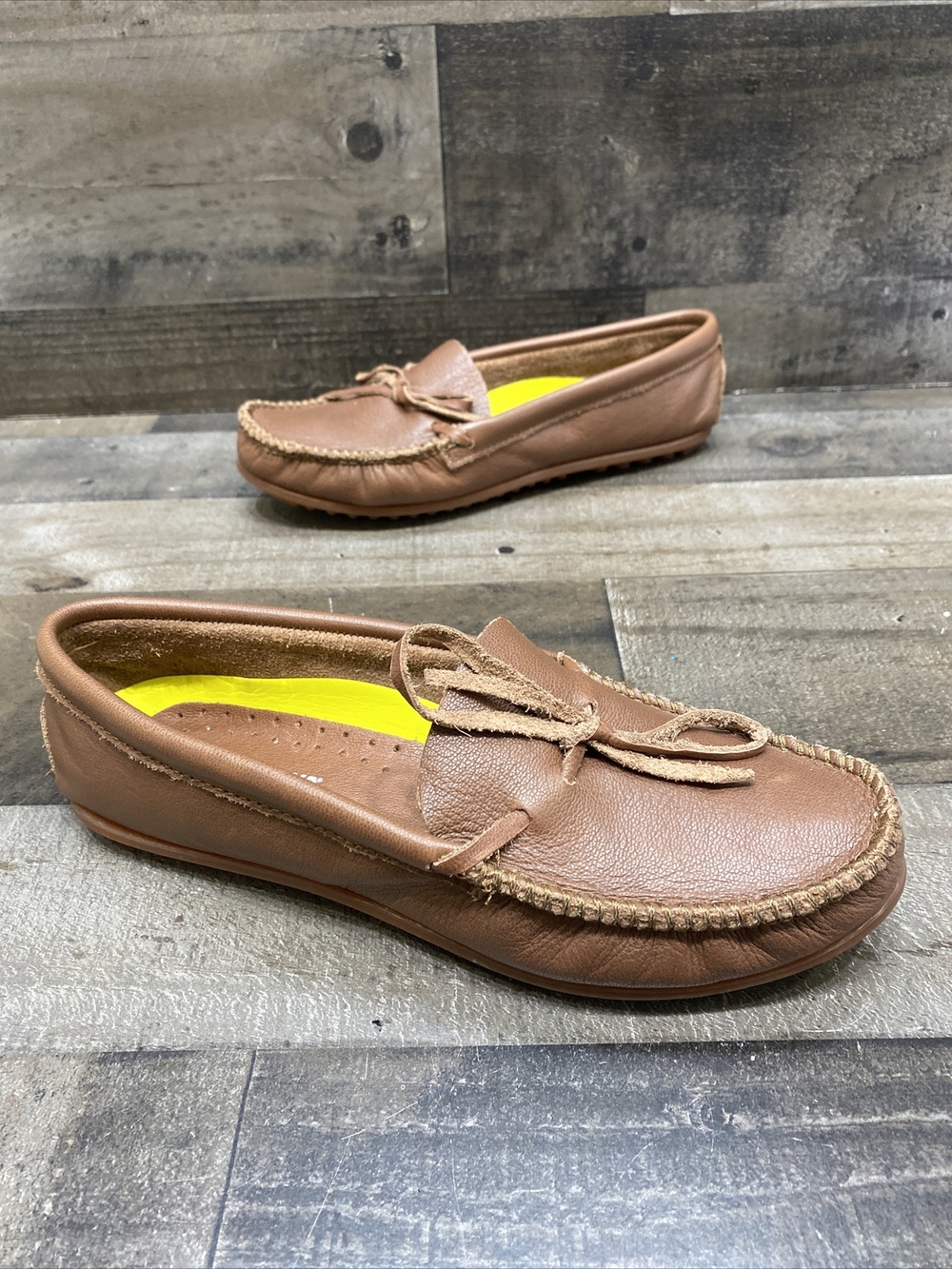 Minnetonka Womens Brown Leather Loafers Size 9.5